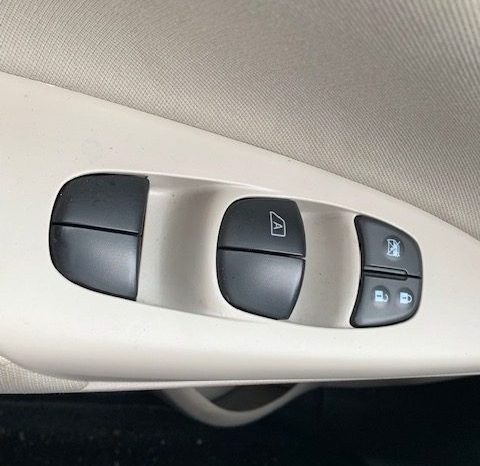 2015 Nissan Sentra SV full