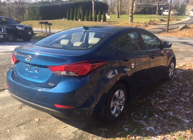 2016 Hyundai Elantra full