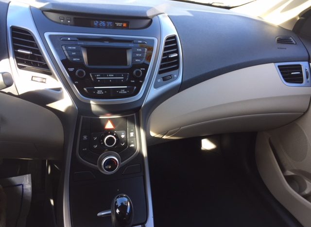 2016 Hyundai Elantra full